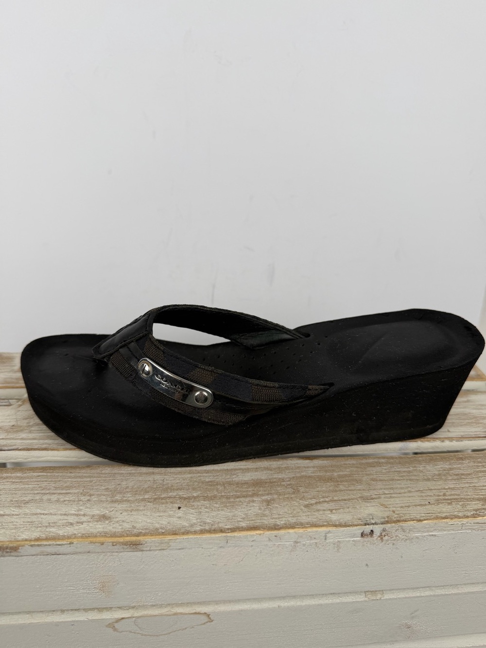 Coach women’s black thong flip-flops size 8-8.5